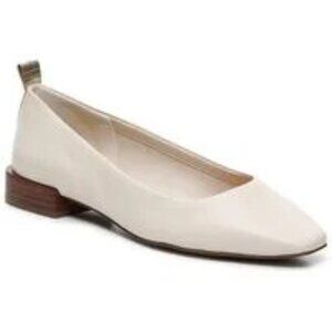 Essex lane off-white leather Elyn flat size 7m
